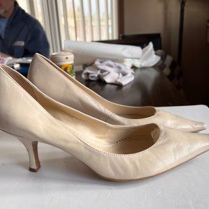 NWT Womens Cream Colored Leather Pumps - Size 11